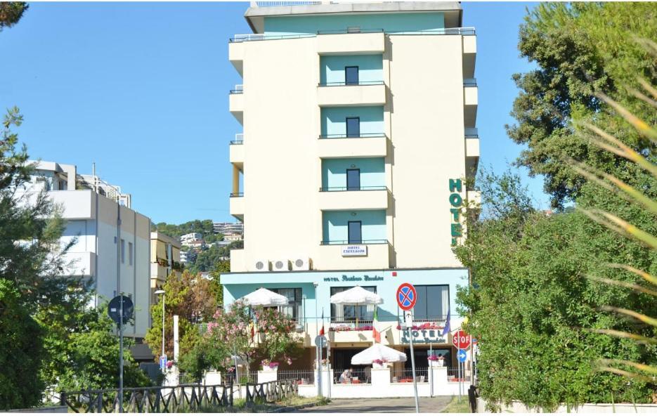 Hotel Excelsior Montesilvano Exterior foto
